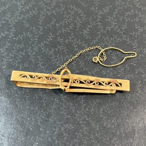 K18ネクタイピン