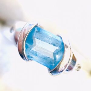 K18WG リング アクアマリン