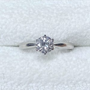 Pt900 ダイヤリング