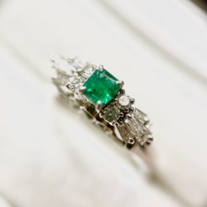 Pt900 ダイヤモンド エメラルド リング