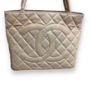 CHANEL　復刻トート　キャビアスキン　ベージュ