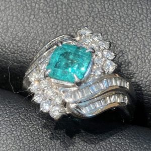 Pt900 エメラルド1.28ct メレダイヤ1ct リング