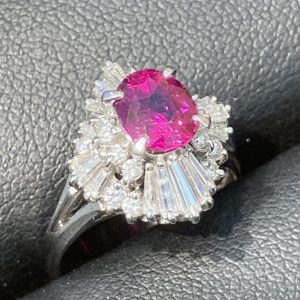 Pt900 ルビー1.41ct メレダイヤ0.66ct リング