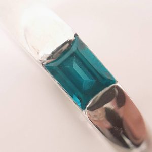 Pt900 エメラルド0.16ct付きリング