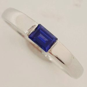 Pt900 サファイア0.24ctリング