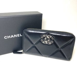 CHANEL ラムスキン ラウンドファスナー財布