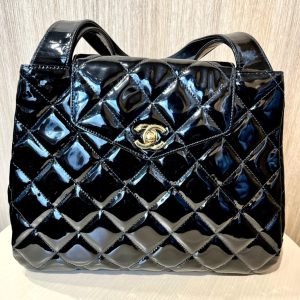 CHANEL シャネル エナメル バッグ