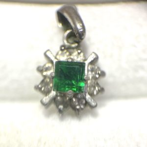 Pt900 エメラルドトップ