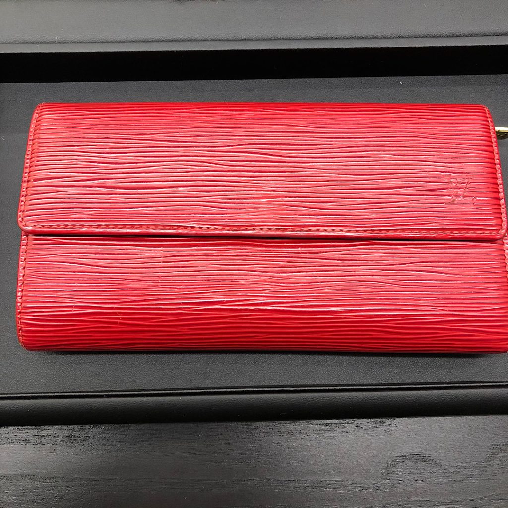 財布VUITTON 長財布 エピ 赤 - 財布