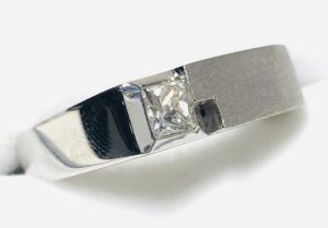 Pt900 メレダイヤモント付き リング