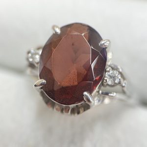 Pt900 ガーネット メレダイヤ リング