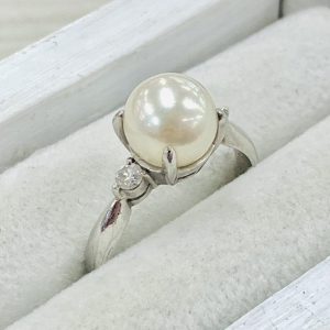 Pt900/プラチナ900 リング メレダイヤ付き