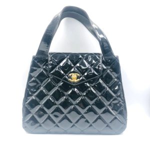 CHANEL　シャネル　パテントレザー　フラップショルダーバッグ
