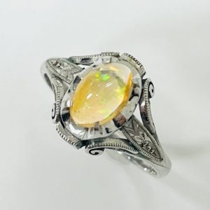 K14WG オパール1.3ct付きリング