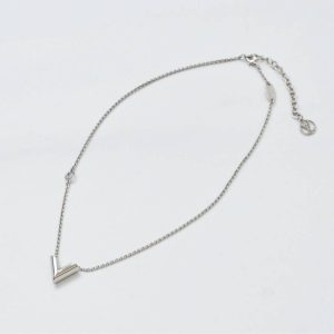 ルイヴィトン エセンシャル ネックレス