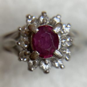 Pt900　ルビー、メレダイヤ　リング　0.32ct 0.1ct