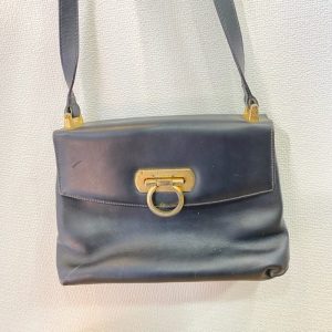 フェラガモのショルダーバッグお買取致しました買取専門店さすがや立川南口店