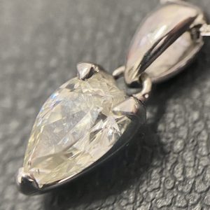 Pt850ネックレス ペアシェイプカットダイヤ