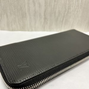 LOUIS VUITTON　ルイヴィトン　エピ　ラウンドジッピー　ウォレット　財布
