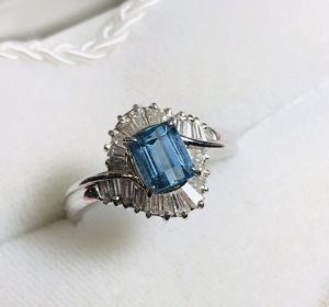 Pt900 アクアマリン0.97ct メレダイヤモンド0.67ct 付 プラチナリング