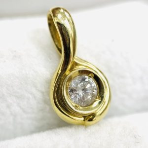 K18(18金) トップ ダイヤモンド付き