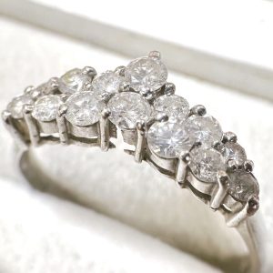 Pt900(プラチナ900) メレダイヤモンドリング