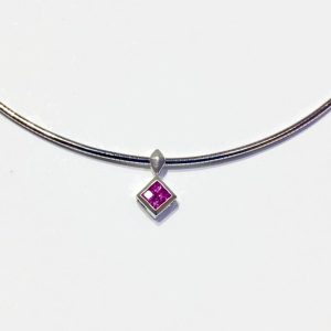 K18WG ルビー ネックレス