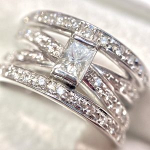 Pt900(プラチナ900) メレダイヤリング