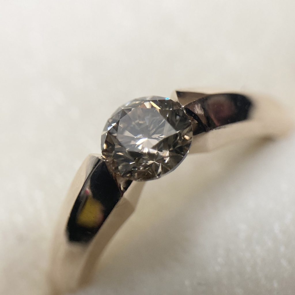 K18 0.7ct ブラウンダイヤモンド リング 18金 750