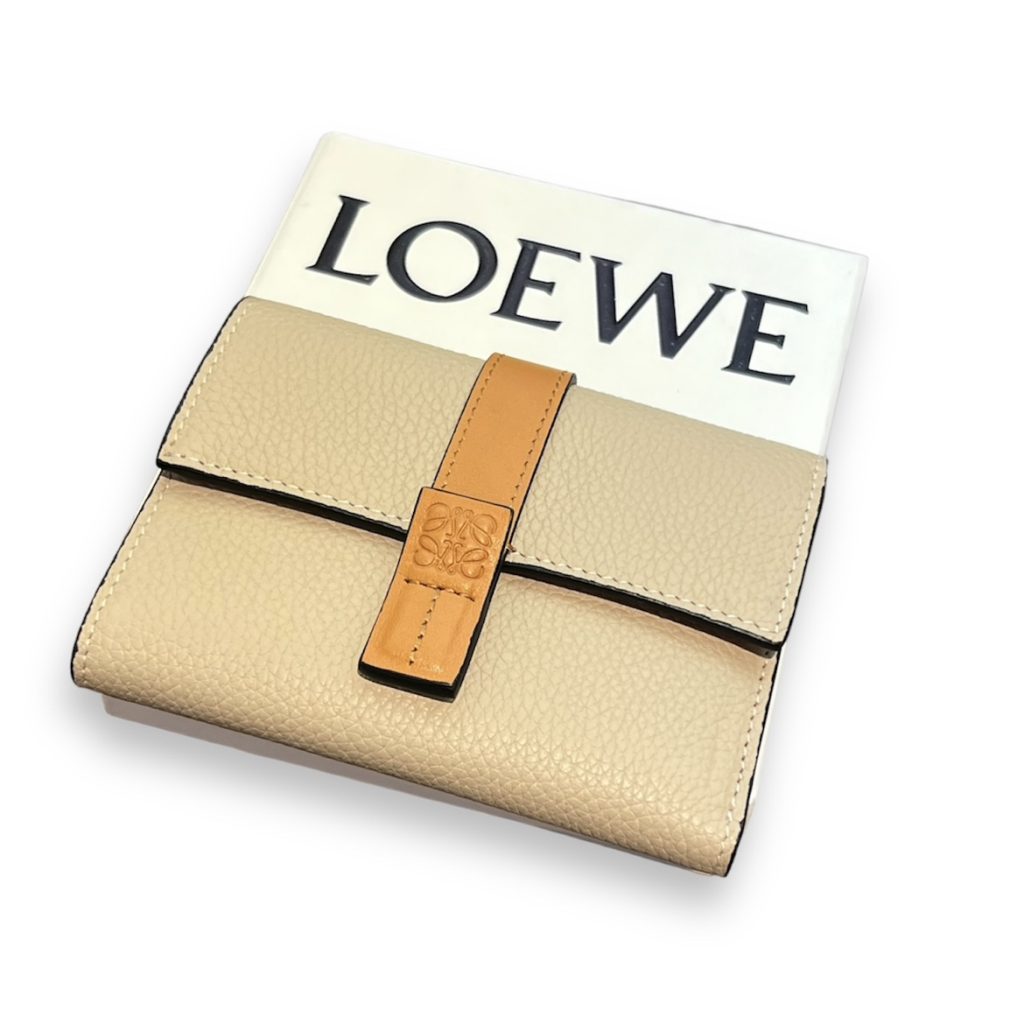 20,260円『新品・未使用』LOEWE トライフォールドウォレット三つ折り財布