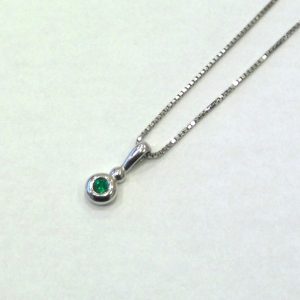 K18WGトップ付ネックレス