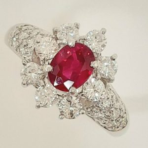 Pt900 ルビー2ct＆メレダイヤ0.82ct付きリング