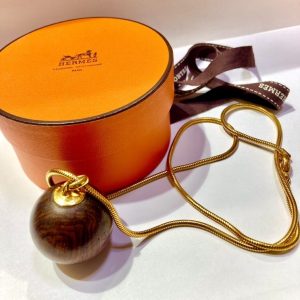 HERMES セリエ ウッドネックレス