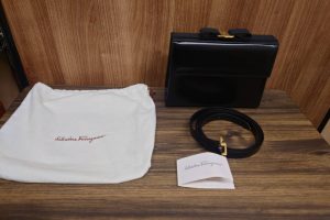 フェラガモ ショルダーバッグ