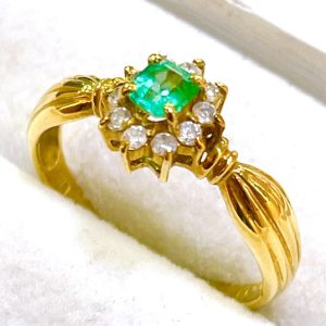 K18(18金) エメラルド メレダイヤ リング