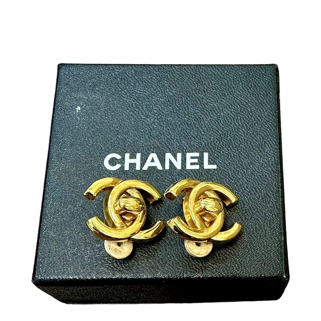 CHANEL ターンロックイヤリングの買取実績 | 買取専門店さすがや