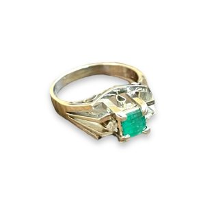 Pt900 エメラルド・メレダイヤ付きリング