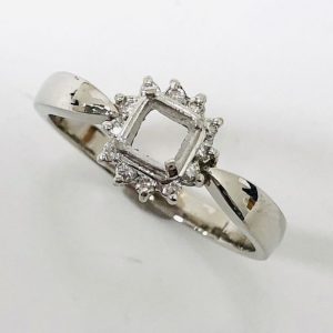 Pt900 メレダイヤ0.11ct付きリング