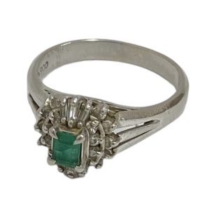 Pt900 エメラルド付リング