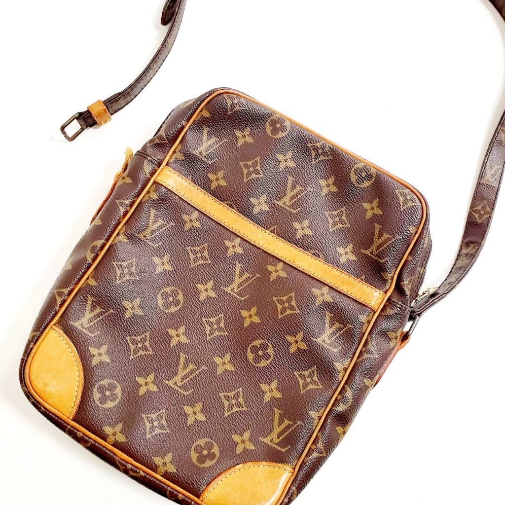 LOUIS VUITTON ルイヴィトン モノグラム ダヌーブ