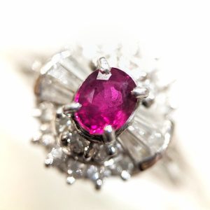 Pt900 ルビーリング 0.29ct メレダイヤ0.31ct