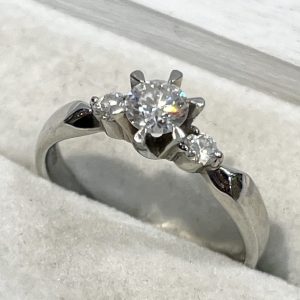 Pt900 ダイヤモンド付きリング