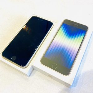 iPhoneSE3　64GB　SIMフリー　ホワイト