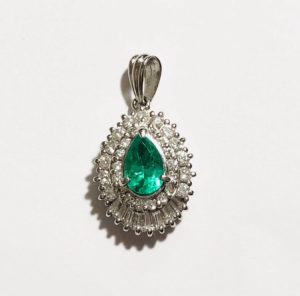 Pt900(プラチナ900) エメラルド0.35ct メレダイヤモンド付き トップ