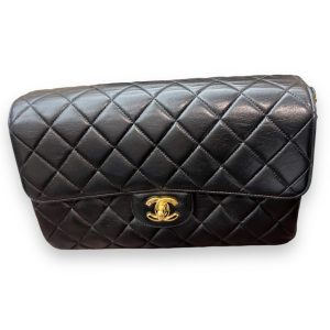 CHANEL　マトラッセ　チェーンショルダーバッグ　ラムスキン　