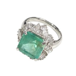 Pt900 エメラルド付きリング