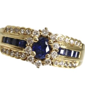 K18(18金) サファイヤ0.66ct/メレダイヤモンド付きリング