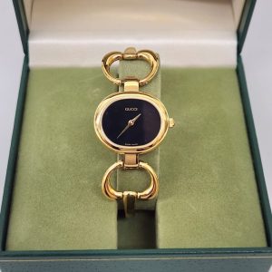 GUCCI 腕時計 インターロッキングハート ゴールド 黒文字盤 1600L｜前橋市新前橋町