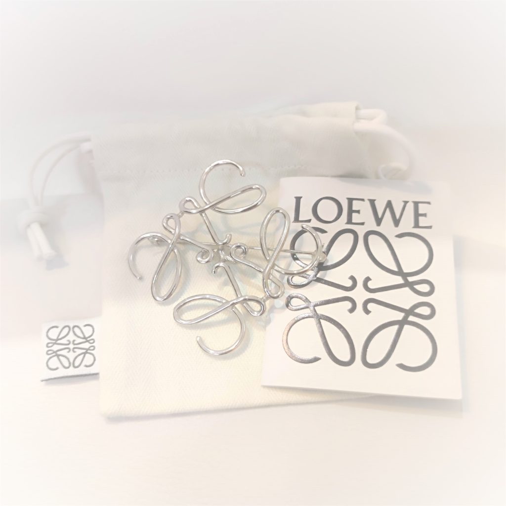 LOEWE ロエベ アナグラムブローチ