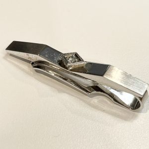 K14WG 石付き ネクタイピン